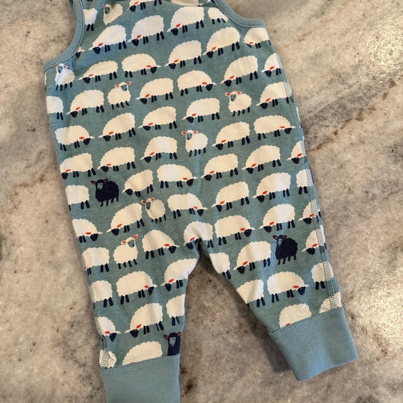 Hanna Andersson White Sheep & Black Sheep Tank Onesie Size 3-6 Months - Picture 4 of 9